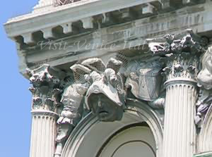 Sculpture and chapiters Palazzo Flangini