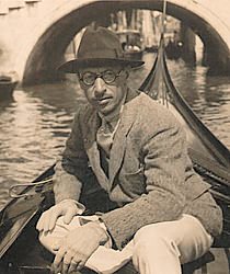 igor-stravinsky-gondola-venice-italy-1925.jpg