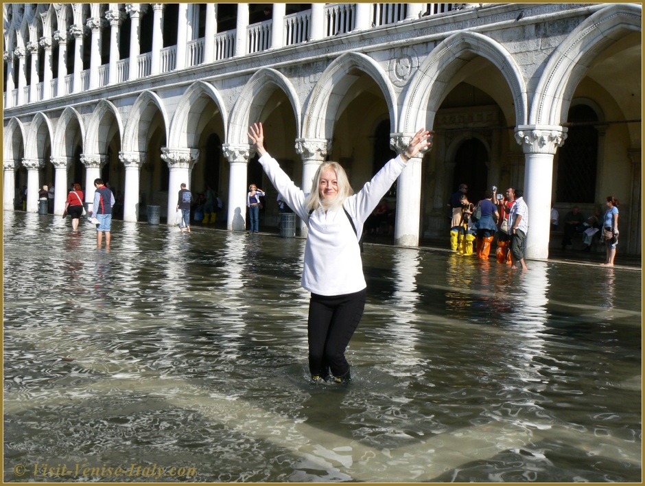 Forum Image: http://www.visit-venice-italy.com/pics/pratical/acqua-alta-saint-mark-square-venice-daniela.jpg