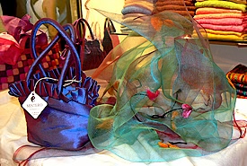 Mistero a Venezia, bag and silk sash