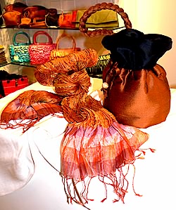 Mistero a Venezia, bag and scarf of silk Venice Italy